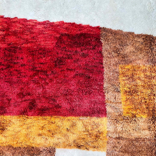 Minimalist Marvels: Creating Sleek and Stylish Spaces with Colorful Beni Ourain Rugs - azilal rug