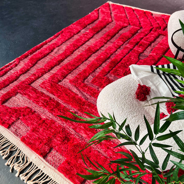 Red Carpet: Adding a touch of elegance to your Home Décor - azilal rug