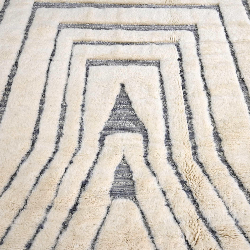 White Custom Made Luxury Beni Mrirt Rug - Ettilux Home