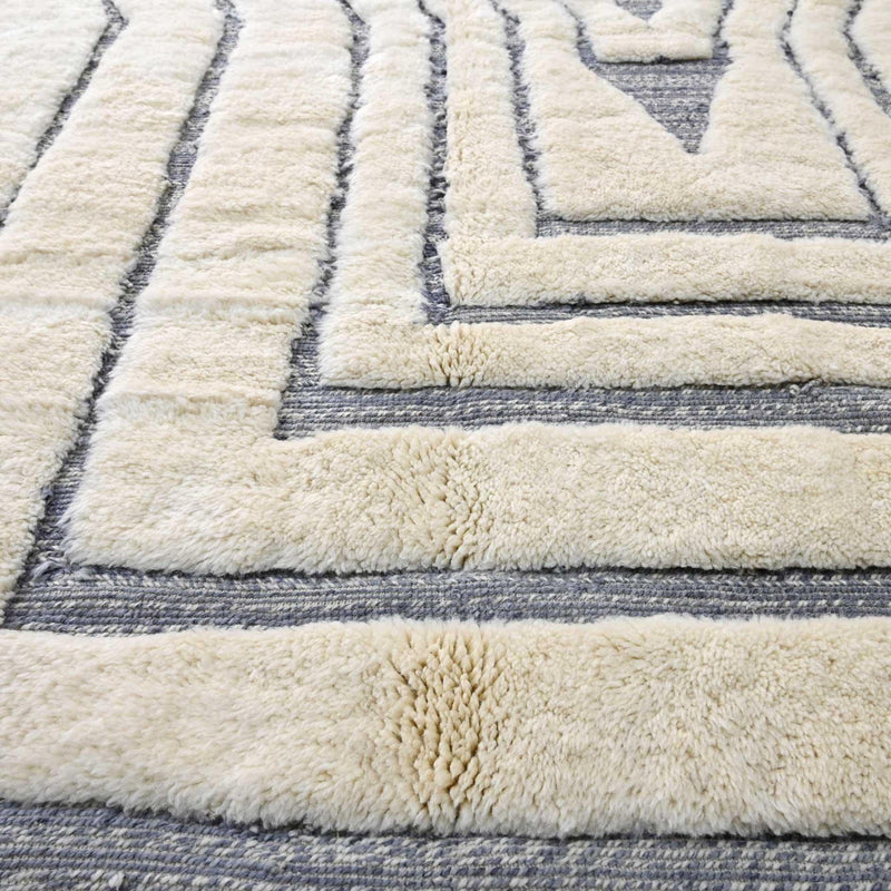 White Custom Made Luxury Beni Mrirt Rug - Ettilux Home