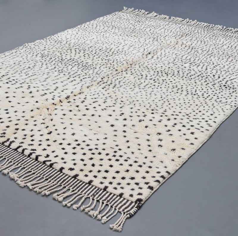 White Luxury Beni Mrirt Rug 